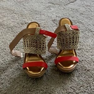 NWOT BCBG Wedge sandals